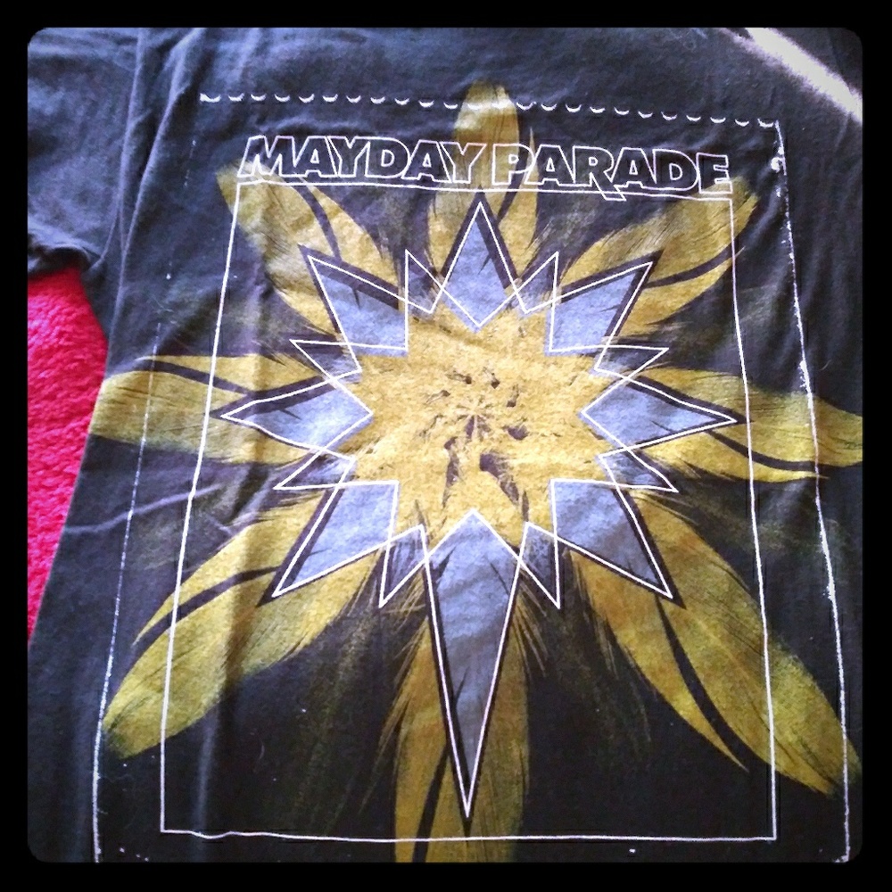 Autographed Mayday parade t shirt